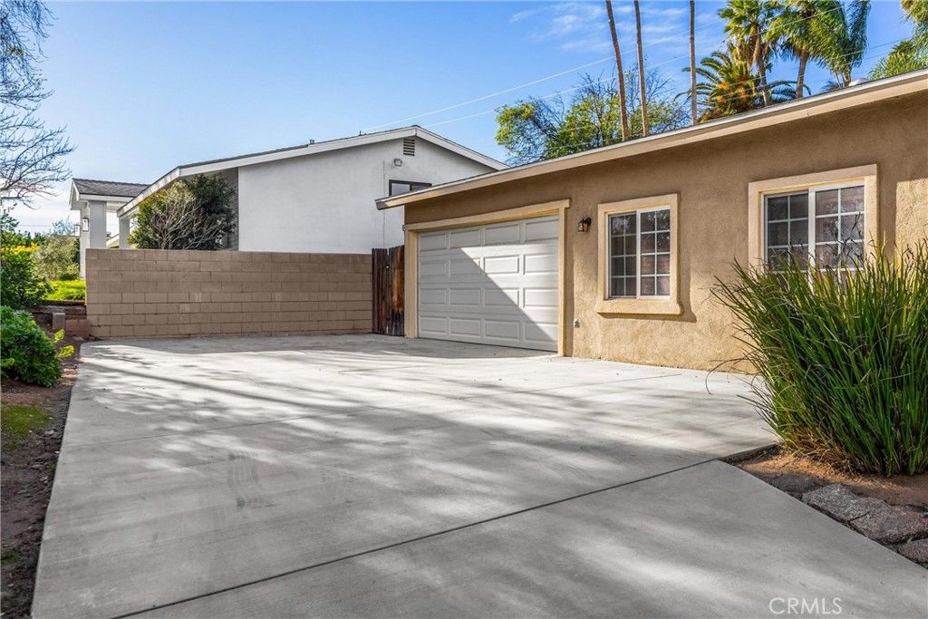 Photo of 7281 Font Ave, Jurupa Valley, CA 92509 (MLS # CV26010524)