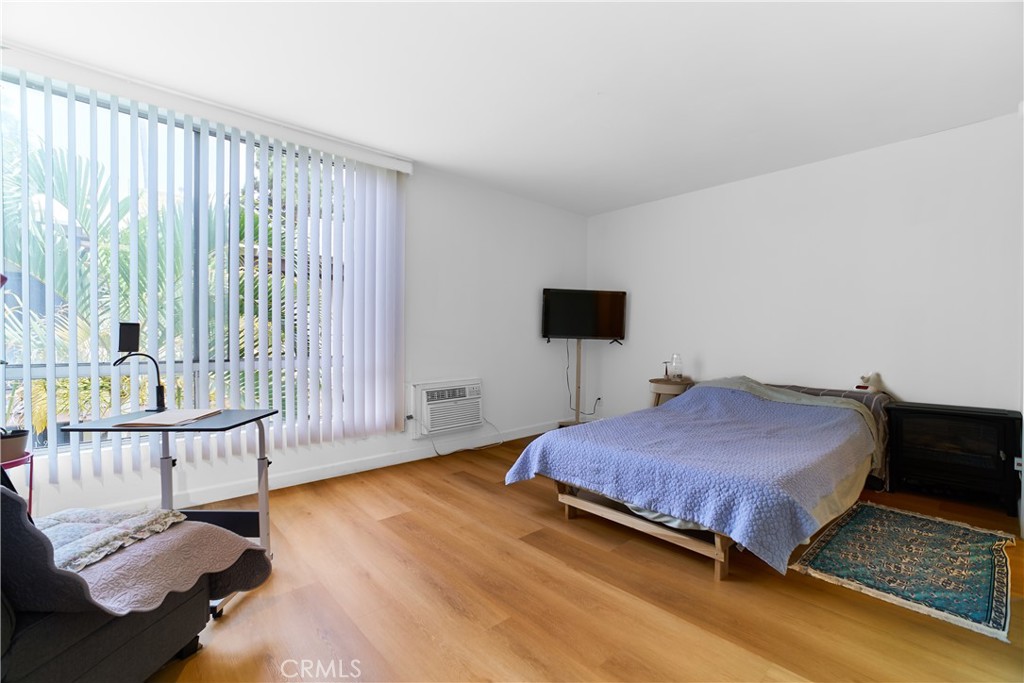 525 S Ardmore 338