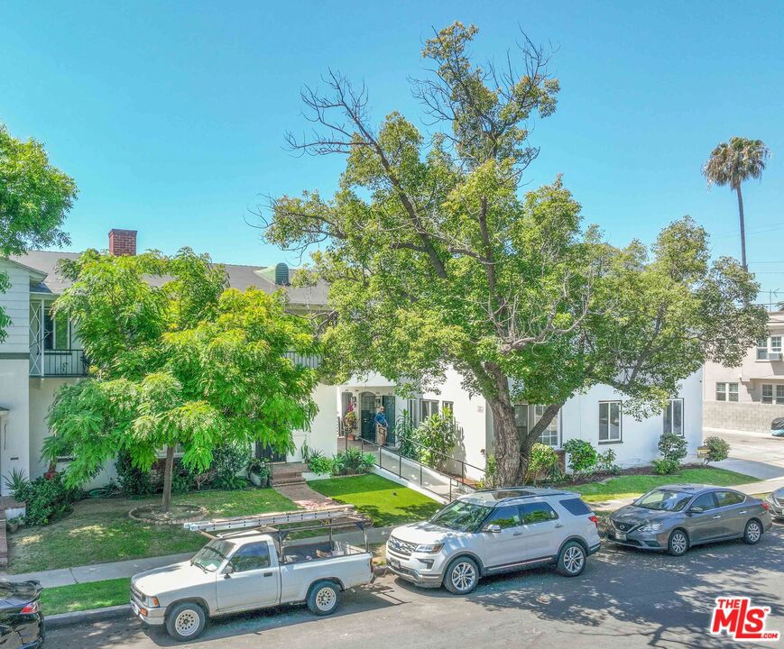 2442 W 18th Street