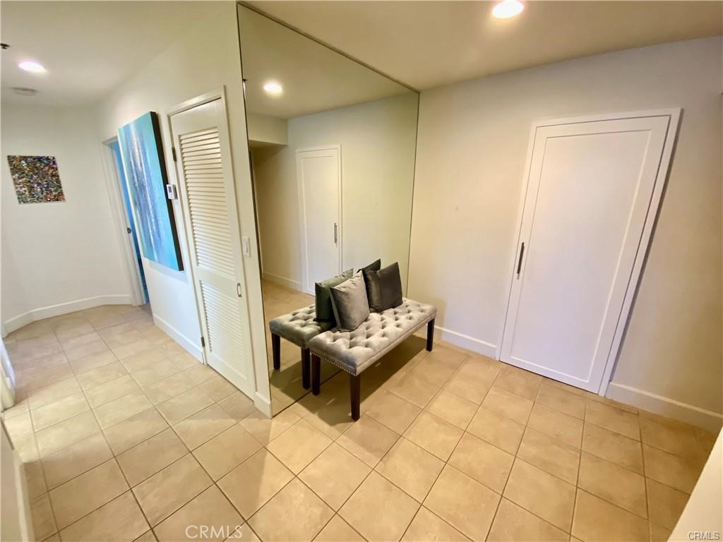 1310 E Ocean Boulevard 407