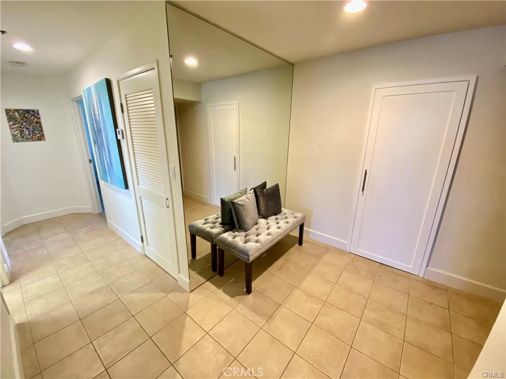 1310 E Ocean Boulevard 407