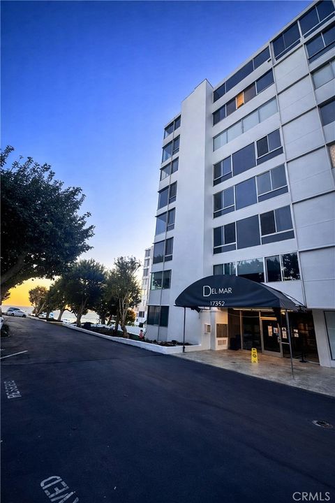 Photo of 17352 W Sunset Blvd #602D, Pacific Palisades, CA 90272 (MLS # OC25281231)