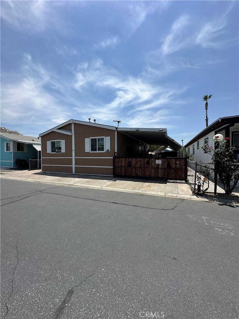 3825 Crestmore Rd. 414