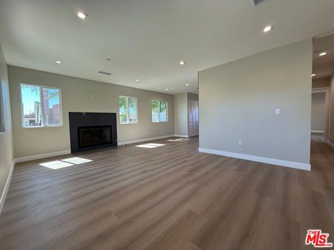 Photo of 6403 Gentry Avenue, North Hollywood, CA 91606 (MLS # 26664401)