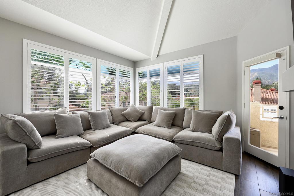 3140 Castelar Court 202