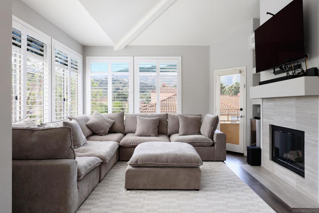 3140 Castelar Court 202