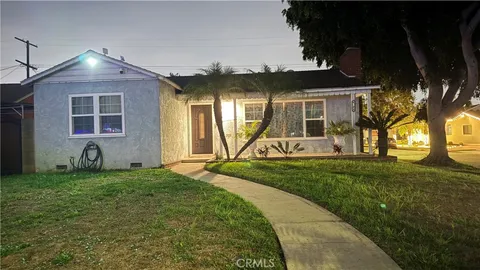 6100 Mckinley Avenue, South Gate, CA 90280 - MLS#: SB25269910