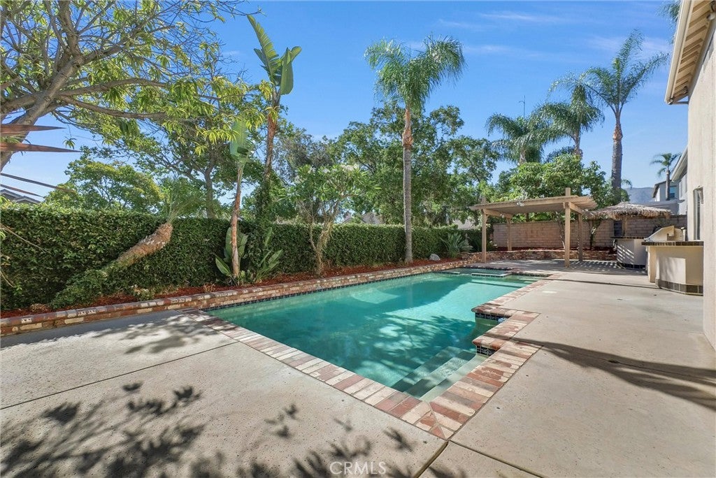 2611 Dakin Drive