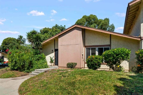 Photo of 1725 Regency Way WAY #C, Chula Vista, CA 91911 (MLS # 260021279SD)