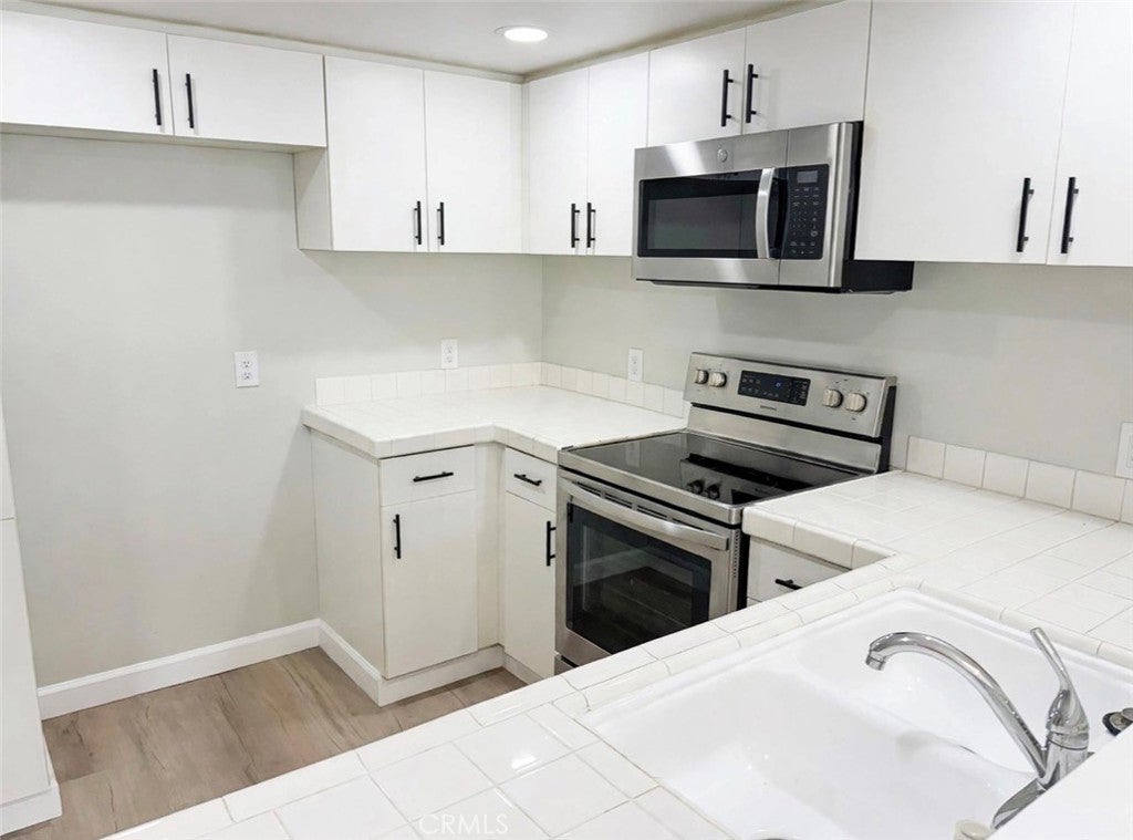 1211 Cabrillo