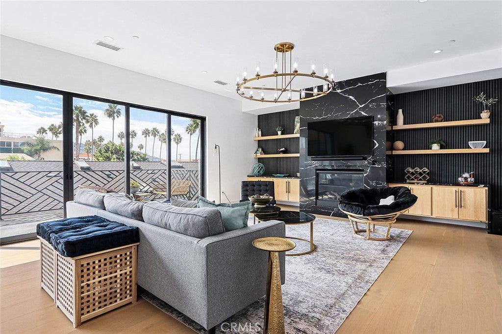1406 S Catalina B