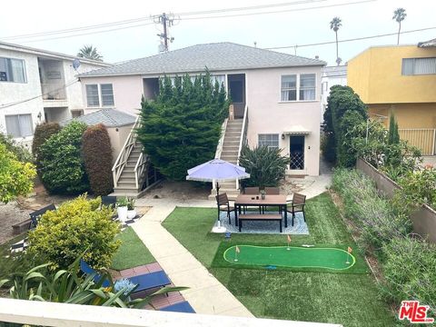 Photo of 1044 14th Street #B, Santa Monica, CA 90403 (MLS # 25619133)
