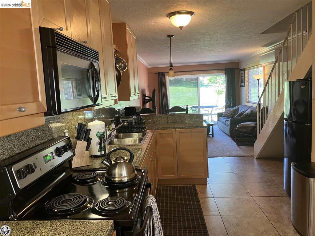 19032 DYER CT #11 11