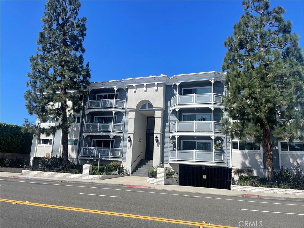 2411 Prospect Ave 102