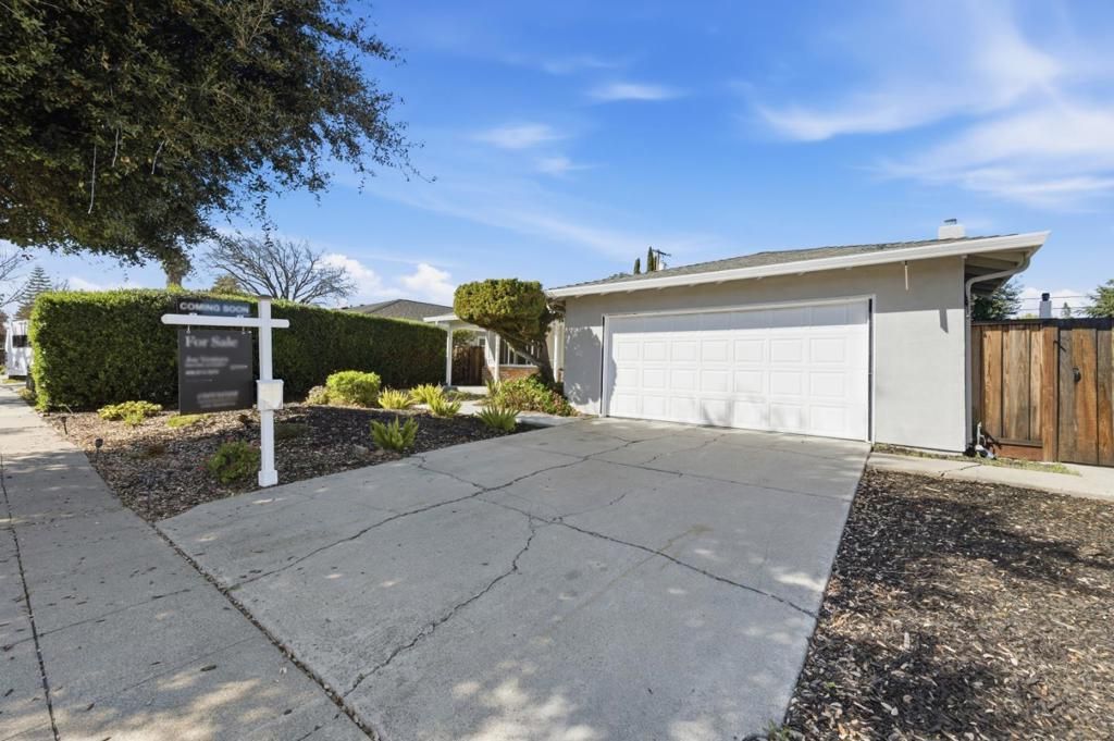Photo of 709 Bolivar Drive, San Jose, CA 95123 (MLS # ML82035796)