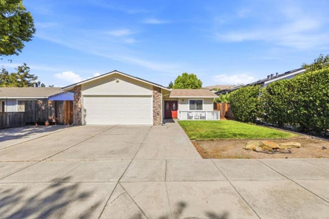 Photo of 47182 Armata Street, Fremont, CA 94539 (MLS # ML82046480)
