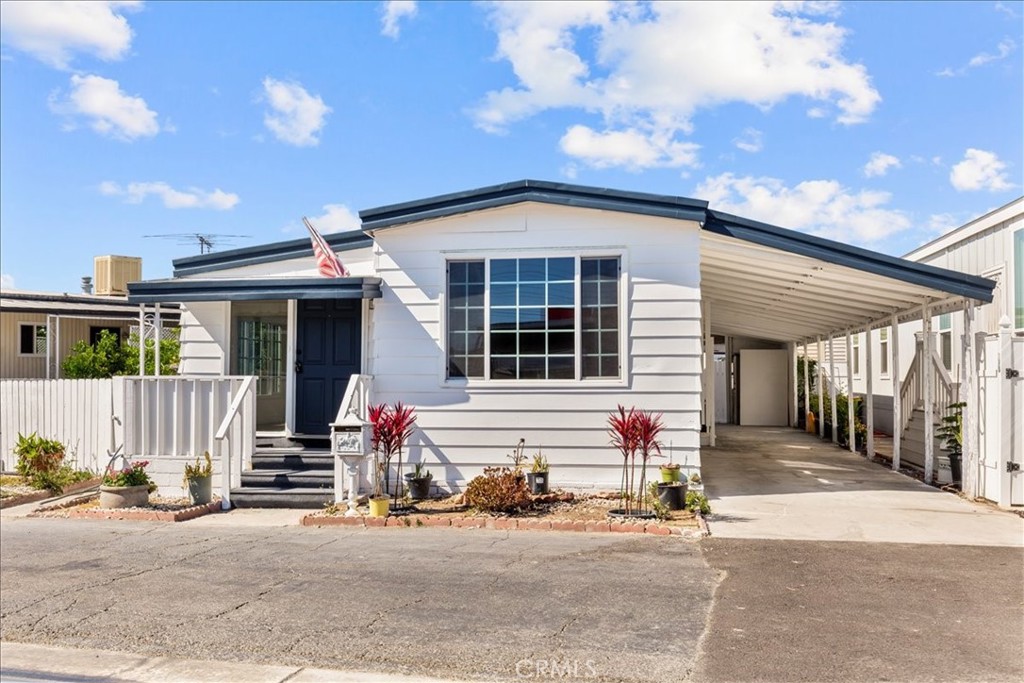 15621 Beach Blvd, Space #108, Westminster, CA 92683, Located in Driftwood Mobile Home Park
55+ and Above Senior Park Only
Welcome to this beautifully renovated 3 Bedroom and 2 Bath manufactured home in the heart of Westminster, offering a fresh, modern interior with thoughtful upgrades throughout.
Key Features
Fully Renovated Interior – Fresh paint, brand-new flooring, and modern finishes create a bright, move-in ready living space.
Updated Kitchen – Stylish new appliances, updated cabinetry, and sleek quartz countertops provide both functionality and charm.
Spacious Living Areas – Open-concept layout with abundant natural light perfect for entertaining or relaxing.
Bedrooms & Baths – Comfortable, freshly updated rooms with upgraded fixtures and finishes.
Convenience – Indoor laundry hookups, new lighting, and energy-efficient updates.
Outdoor & Community with an 80 Walking Score
Covered parking 3 spaces and a cozy outdoor space for easy California living.
Located in a well-maintained community with close access to shopping, dining, parks, and freeways.
This home is ideal for buyers seeking an affordable option with all the benefits of a brand-new remodel — simply move in and enjoy!
Location Highlights
Right over the freeway means quick access to major roads (especially the 405), so commuting is relatively easy.
Being adjacent to Bella Terra Shopping Center means you're steps away from shopping, dining, entertainment, and services.
Close to the coast; beaches are just minutes away.
Park Amenities
Age-restricted (55+) community
Clubhouse for resident activities
Swimming pool
Recreation facilities (including shuffleboard courts & billiards)
Library
Laundry facilities on-site
Boat / RV storage which is gated for an extra monthly Fee
Pets allowed with restrictions (max 2 dogs or cats)
Wide, paved roads and streets within the community
Trash pickup and water included in lot rent