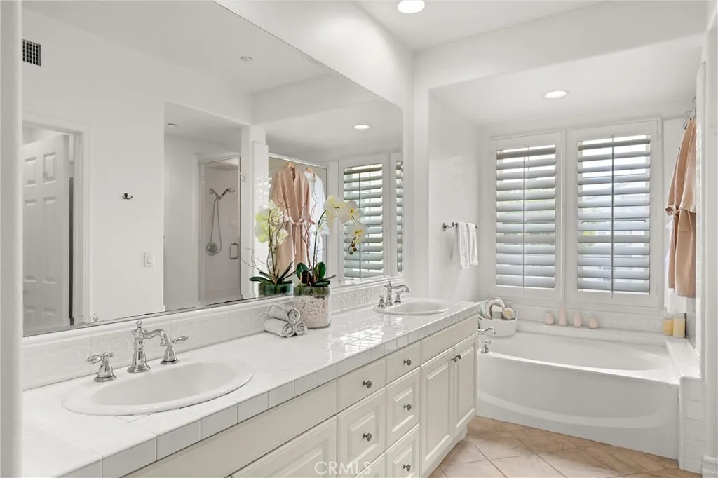 Mission Viejo, California 92694, United States, 3 Bedrooms Bedrooms, ,3 BathroomsBathrooms,Residential,Active,119277