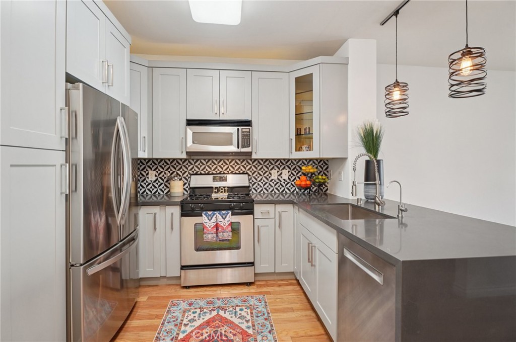 100 S Alameda Street 341