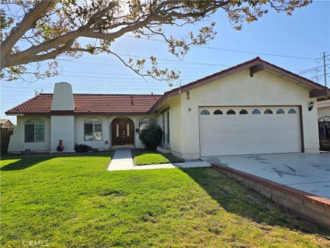 Photo of 27708 Stardale DR, Saugus, CA 91350 (MLS # SR26104747)