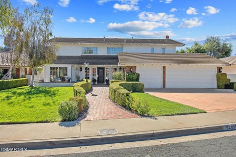 Photo of 32008 Foxmoor Court, Westlake Village, CA 91361 (MLS # 226005133)