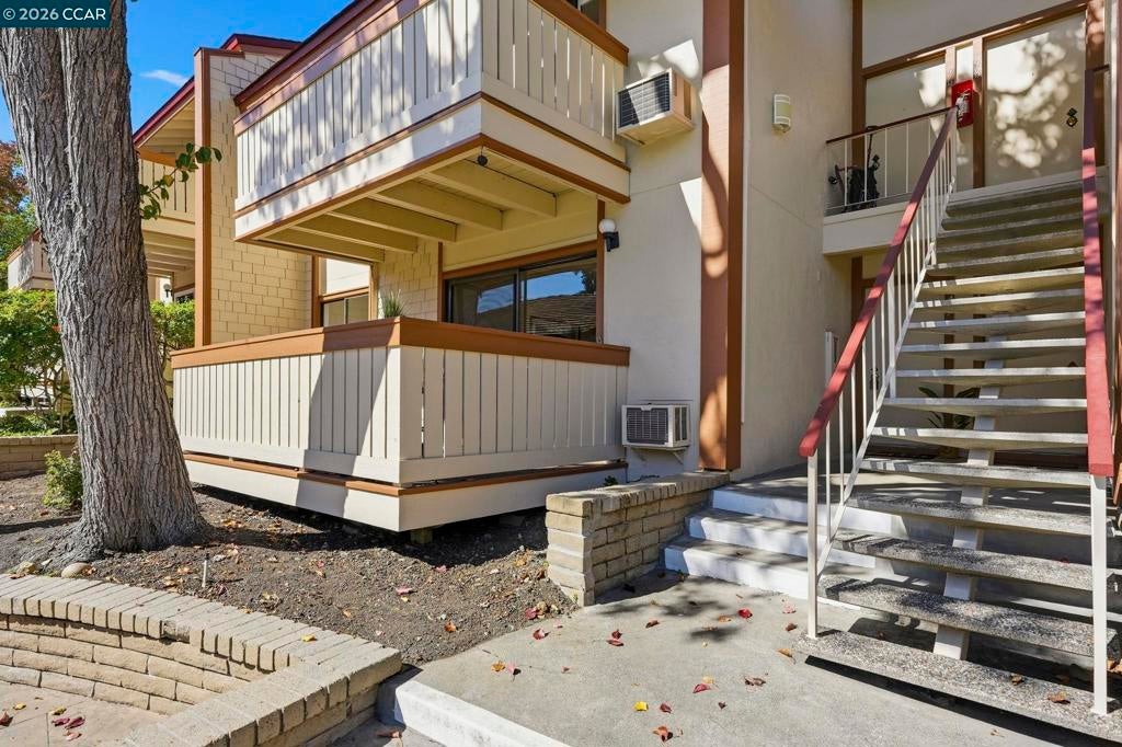 100 Kinross Dr 45
