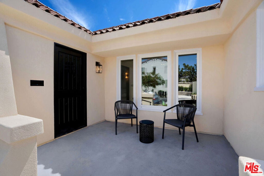 7508 Rosewood Avenue, Los Angeles CA 90036