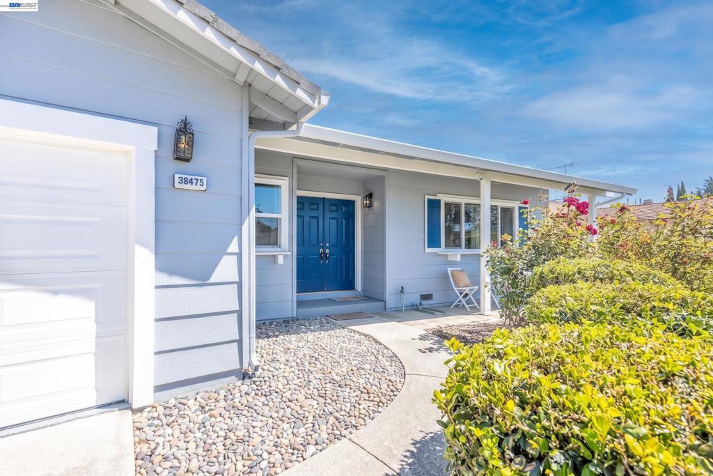38475 Jacaranda Dr