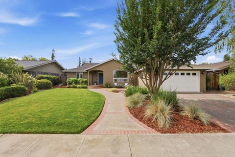 Photo of 1324 Bent Drive, Campbell, CA 95008 (MLS # ML82055080)