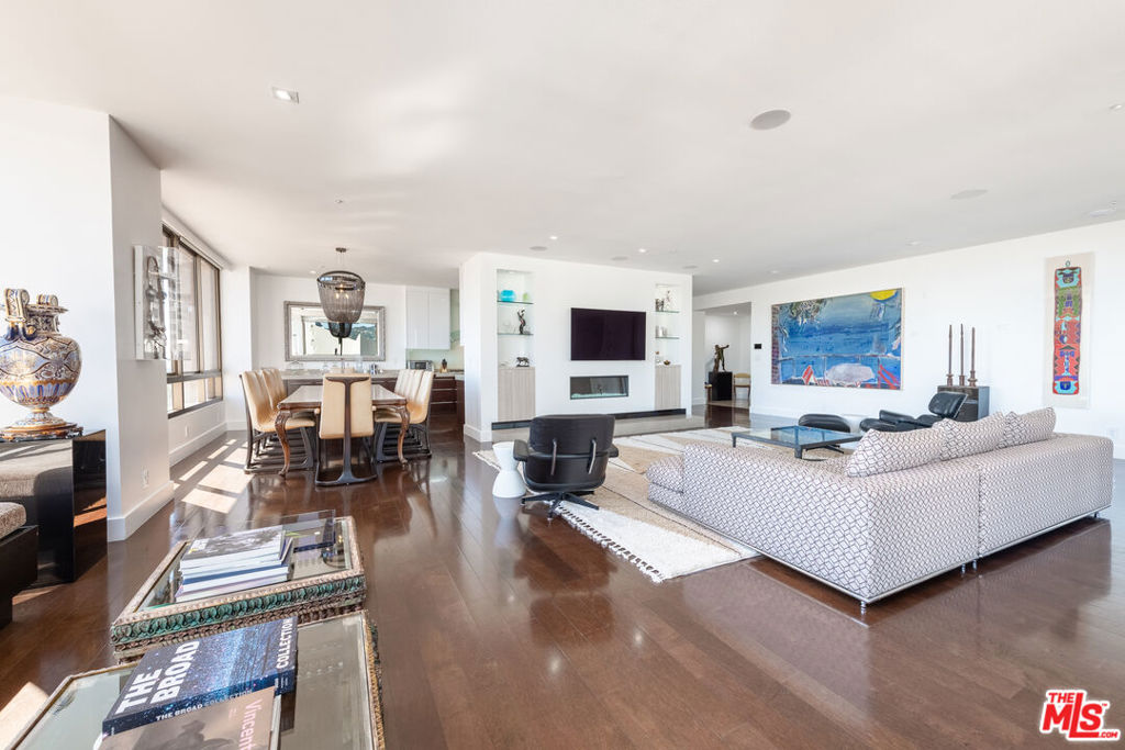 10430 Wilshire Boulevard 704