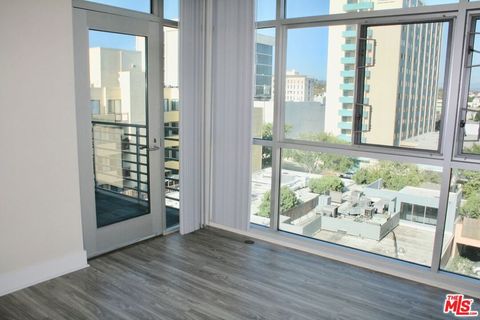 Photo of 1241 5TH Street #305, Santa Monica, CA 90401 (MLS # 26817855)