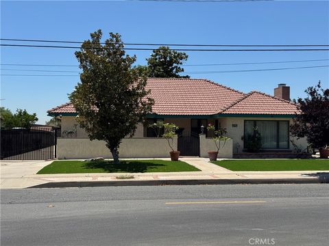 Photo of 758 S Acacia Avenue, Rialto, CA 92376 (MLS # TR25173347)
