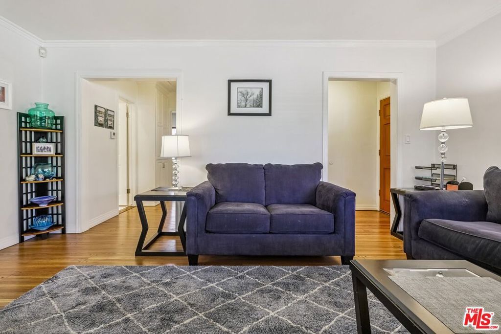 Photo of 12606 Bonaparte Avenue, Los Angeles, CA 90066 (MLS # 26673937)