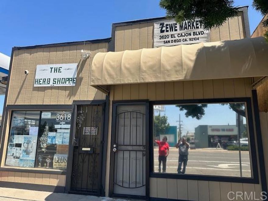 Great building for starting up new business with an extra income from the second unit.