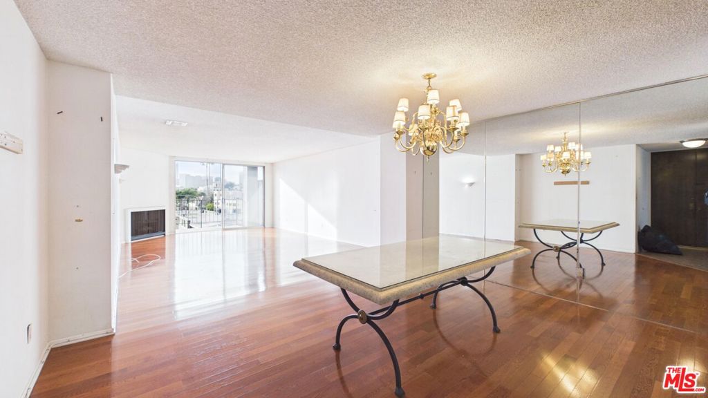 450 S Maple Drive 403