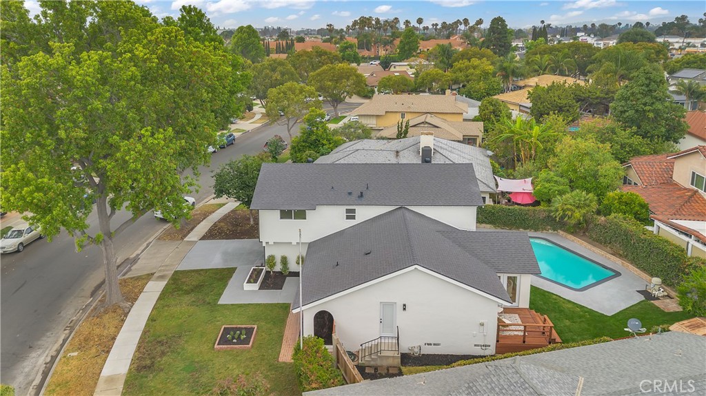 2525 N Pacific