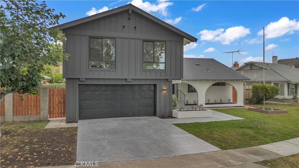 2525 N Pacific