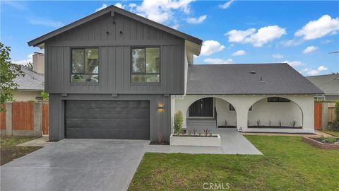 Photo of 2525 N Pacific AVE, Santa Ana, CA 92706 (MLS # DW26111317)
