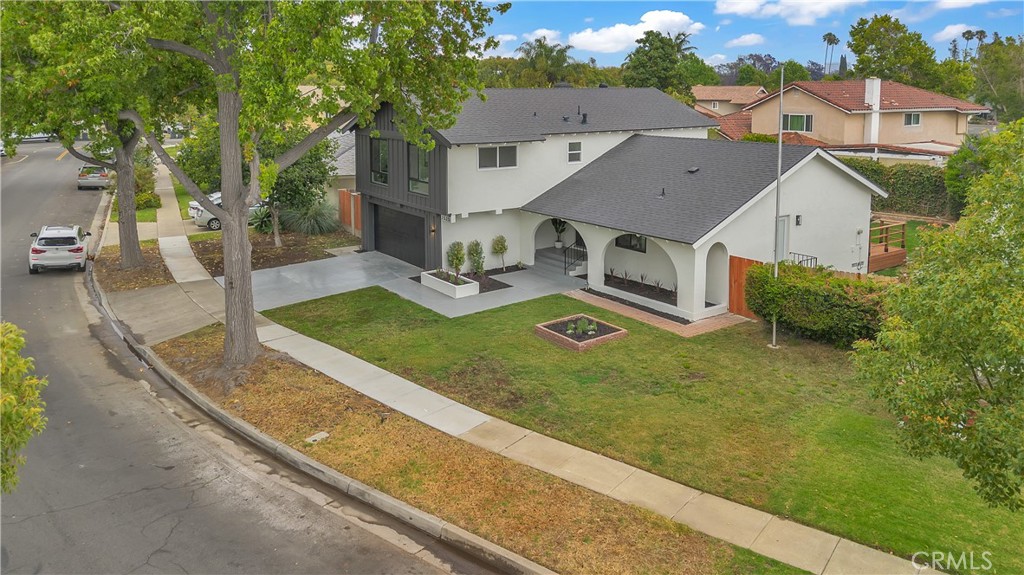 2525 N Pacific