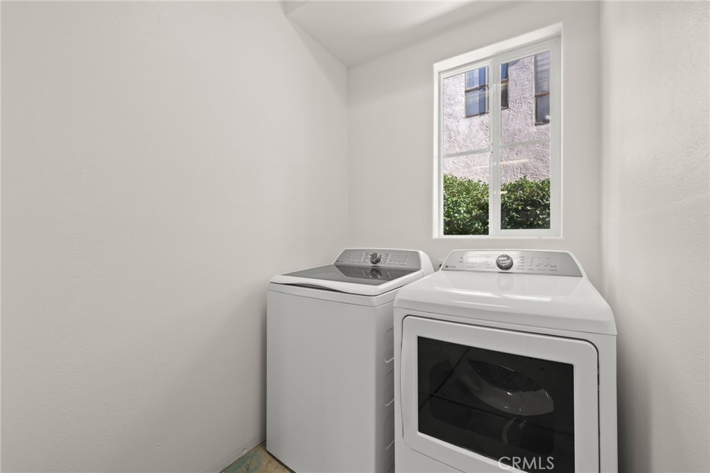 Colony Condos (901) - Residential Lease