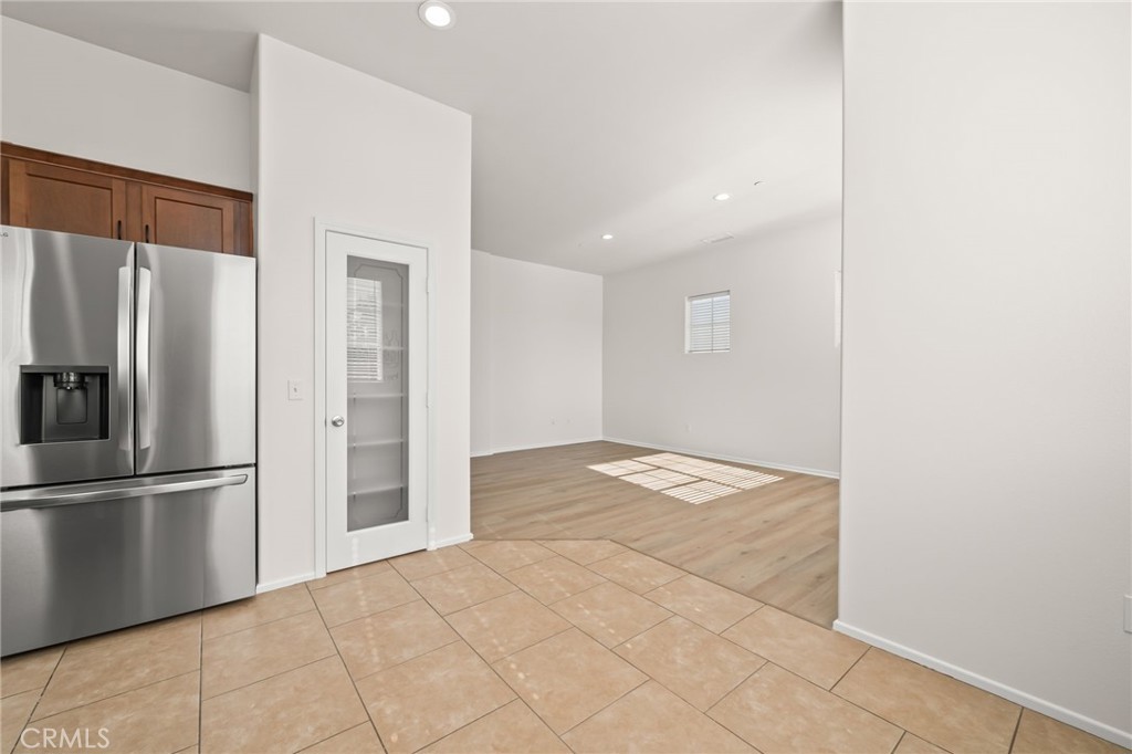 Colony Condos (901) - Residential Lease