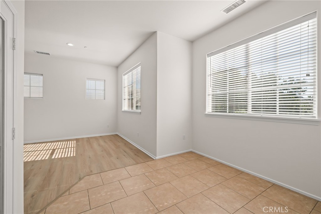 Colony Condos (901) - Residential Lease