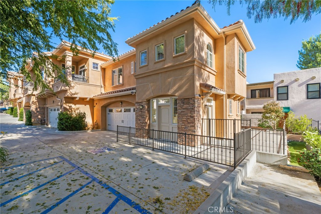 Colony Condos (901) - Residential Lease