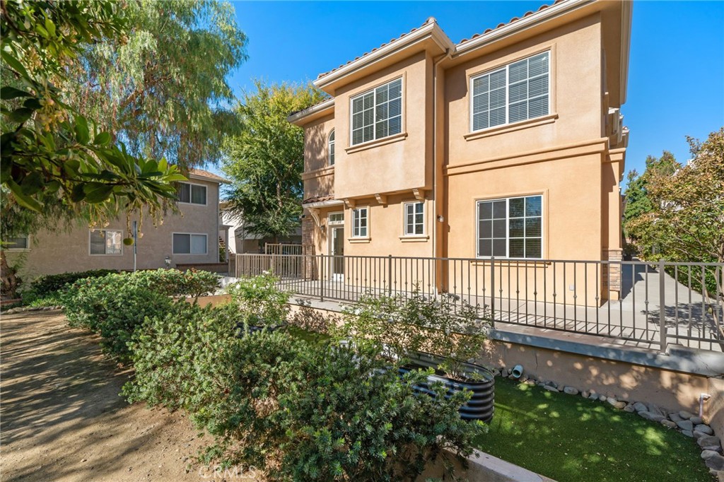 Colony Condos (901) - Residential Lease