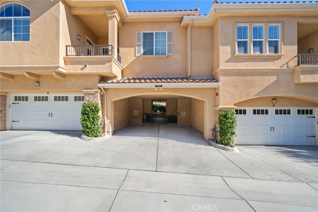 Colony Condos (901) - Residential Lease