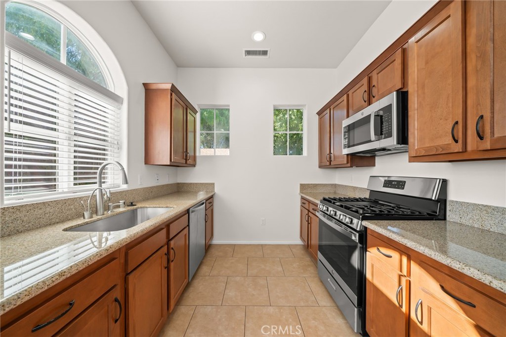 Colony Condos (901) - Residential Lease