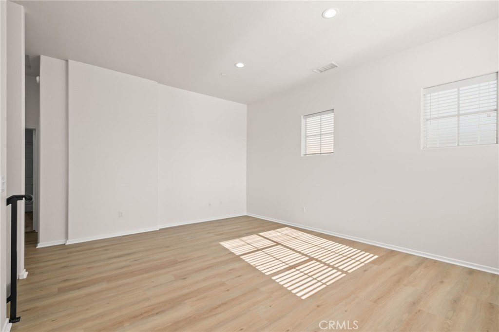 Colony Condos (901) - Residential Lease