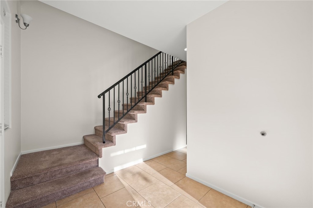 Colony Condos (901) - Residential Lease