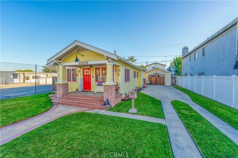 Photo of 226 E 53rd Street, Long Beach, CA 90805 (MLS # DW26035203)