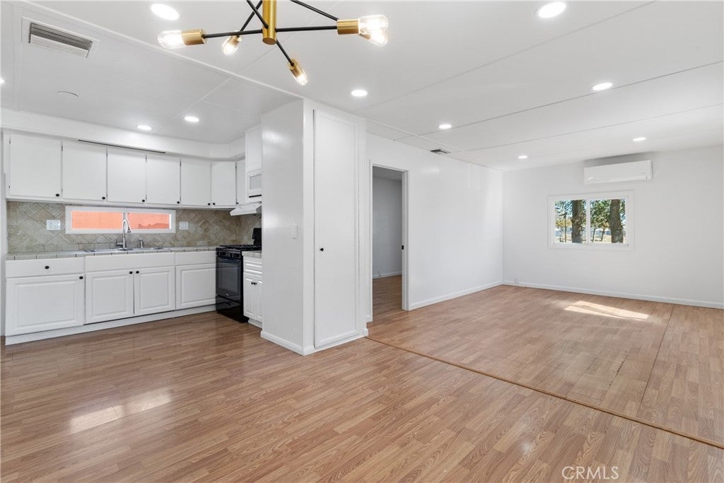 2515 E I Avenue W23